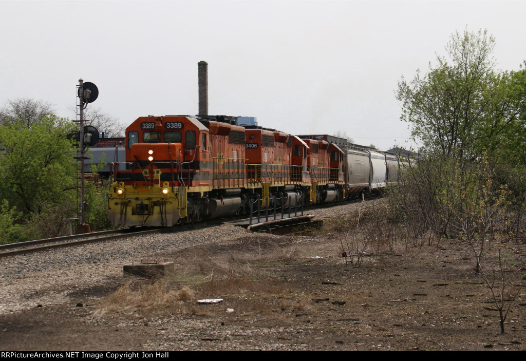 Three MQT SD40's come north at Fuller with Z151